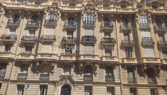A louer APPARTEMENT T4 107 M2 BORD DE MER NICE