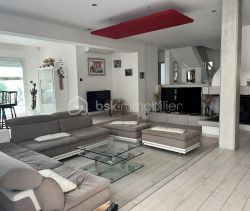 A louer MAISON  6 PIECES 210 M2 BORD DE MER SOULAC SUR MER