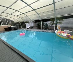 A louer MAISON  6 PIECES 210 M2 BORD DE MER SOULAC SUR MER