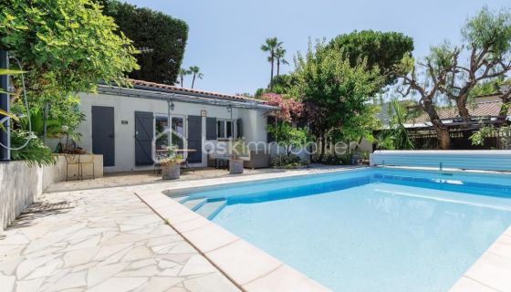 A louer MAISON  5 PIECES 150 M2 BORD DE MER ANTIBES