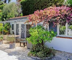 A louer MAISON  5 PIECES 150 M2 BORD DE MER ANTIBES