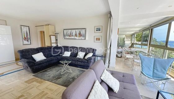 A louer APPARTEMENT DE PRESTIGE T3 93 M2 PIEDS DANS L'EAU MANDELIEU LA NAPOULE