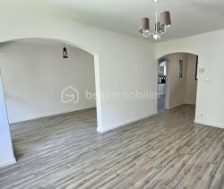 A louer APPARTEMENT T3 82 M2 TERRASSE BORD DE MER SETE