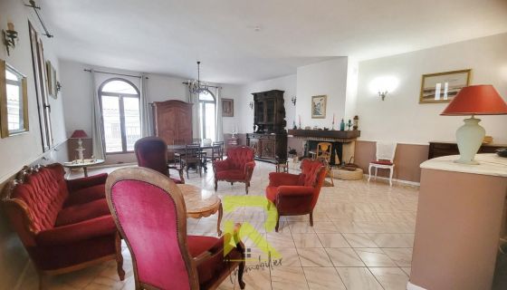 For sale: Mansion by the sea in Gruissan
