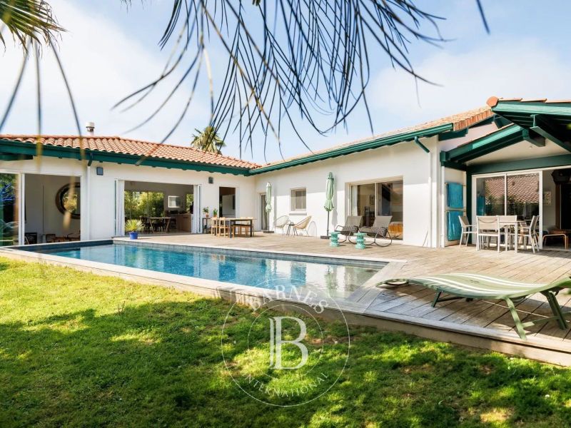 A vendre MAISON 6 PIECES PROCHE PLAGE ET VILLAGE 6 PIECES BIDART
