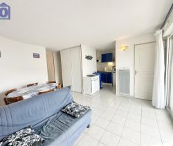 A louer APPARTEMENT T3 38 M2 TERRASSE BORD DE MER VALRAS PLAGE