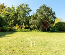 A vendre JOLIE MAISON 7 PIECES 230 M² PISCINE ANGRESSE