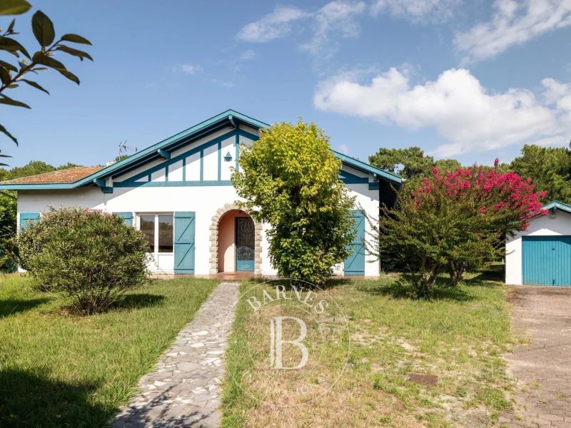A vendre CHARMANTE MAISON 200 M² A RENOVER ANGLET BLANPIGNON