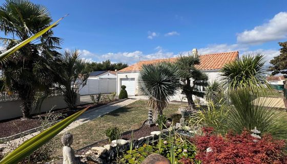 A vendre MAISON  4 PIECES 93 M2 BORD DE MER LONGEVILLE SUR MER