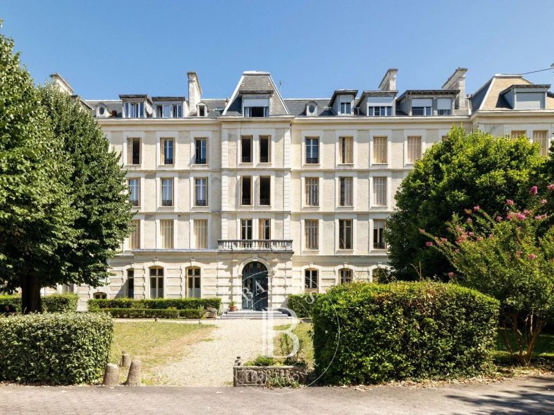 A vendre BEL APPARTEMENT T4  ENTRE SAINT-CHARLES ET LE CENTRE-VILLE  BIARRITZ