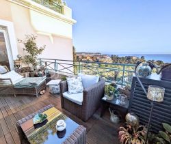 A louer APPARTEMENT DE PRESTIGE T3 77 M2 TERRASSE VUE MER NICE