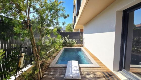 A louer APPARTEMENT DE PRESTIGE T4 118 M2 TERRASSE BORD DE MER FRONTIGNAN