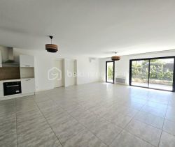 A louer APPARTEMENT DE PRESTIGE T4 118 M2 TERRASSE BORD DE MER FRONTIGNAN