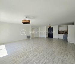 A louer APPARTEMENT DE PRESTIGE T4 118 M2 TERRASSE BORD DE MER FRONTIGNAN