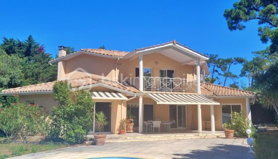 A louer MAISON  7 PIECES 185 M2 BORD DE MER LEGE CAP FERRET