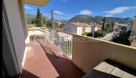 A louer APPARTEMENT T2 37 M2 TERRASSE BORD DE MER TOULON