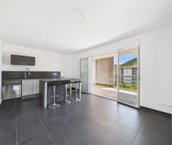 A louer APPARTEMENT T2 44 M2 TERRASSE BORD DE MER SARROLA CARCOPINO