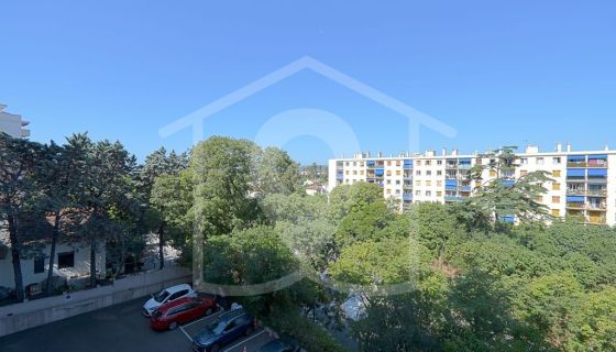 A louer APPARTEMENT T3 67 M2 TERRASSE BORD DE MER ANTIBES