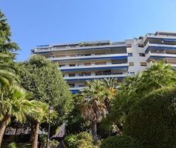 A louer APPARTEMENT T2 48 M2 TERRASSE BORD DE MER NICE