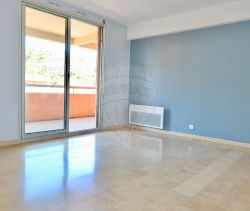 A louer APPARTEMENT T2 49 M2 TERRASSE BORD DE MER NICE