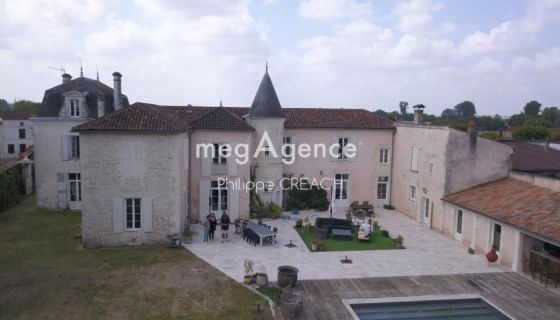 A louer MAISON  DE MAîTRE  SAINT JULIEN DE L ESCAP