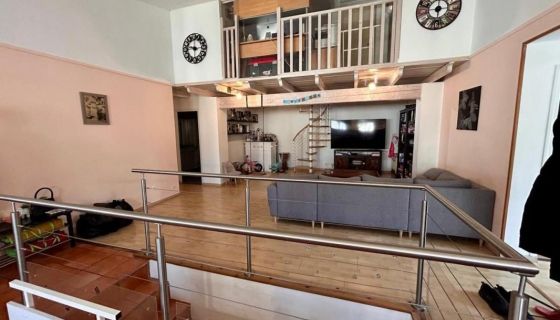 A louer APPARTEMENT T5 149 M2 BORD DE MER GRIMAUD