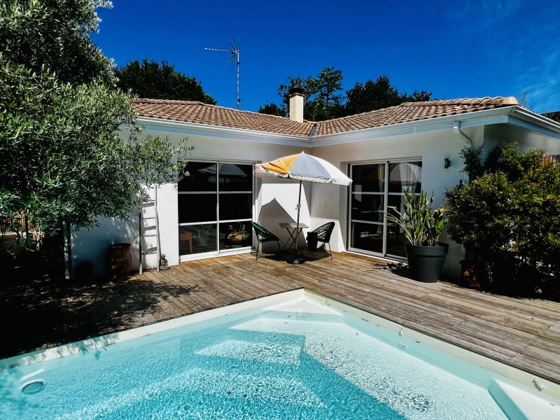A vendre MAISON  5 PIECES 145 M2  ANGRESSE Commerces, forêt