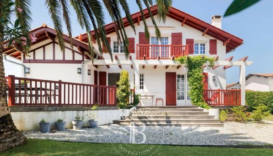 A vendre MAISON DE CHARME 200 M² renovee ciboure