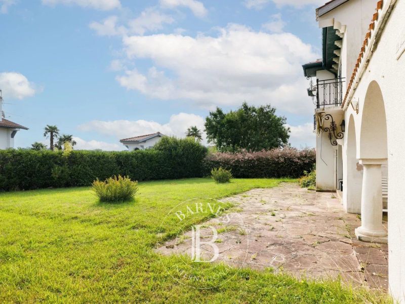 A vendre BELLE MAISON 5 PIECES 200 M² SAINT JEAN DE LUZ