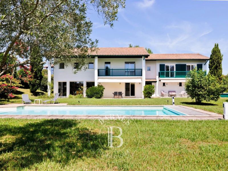A vendre PROPRIéTé  ARBONNE