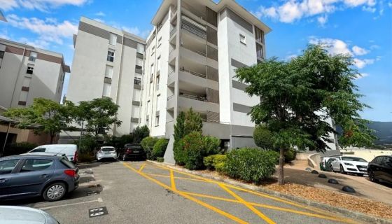 A louer APPARTEMENT T2 44 M2 TERRASSE BORD DE MER SARROLA CARCOPINO