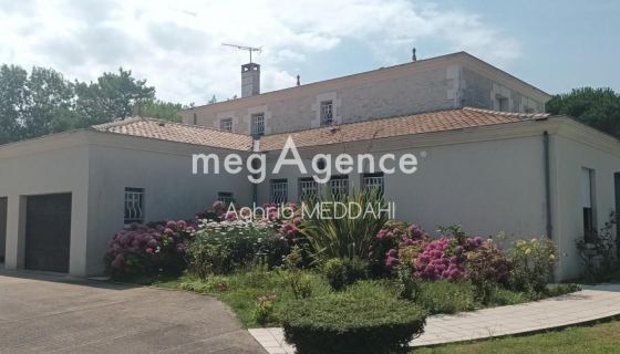 A louer MAISON  DE MAîTRE  MEDIS