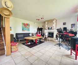 A louer LONGèRE  7 PIECES 160 M2  WAILLY