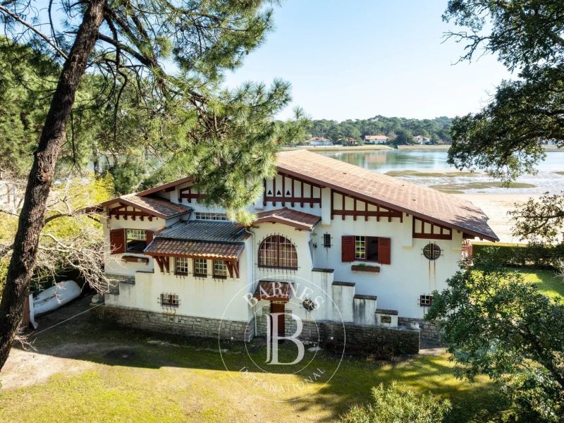 A vendre VILLA 279 M² VUE LAC HOSSEGOR