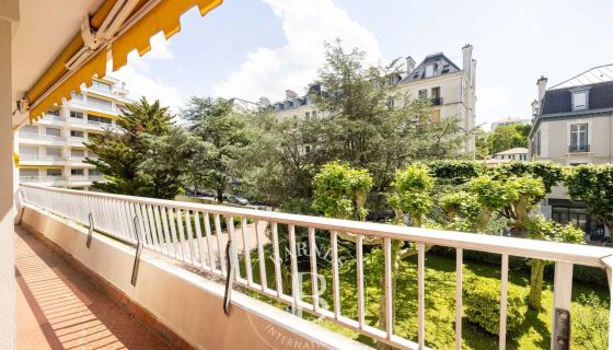 A vendre APPARTEMENT T4 108 M² QUARTIER SAINT CHARLES BIARRITZ