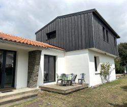 A vendre MAISON  5 PIECES 140 M2 BORD DE MER SAINT HILAIRE DE RIEZ