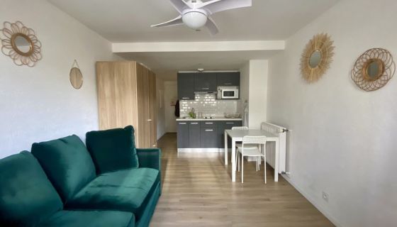 A louer STUDIO  20 M2  MARSEILLE 5EME