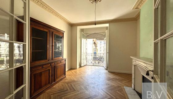 APPARTEMENT T3 61 M2 BORD DE MER NICE