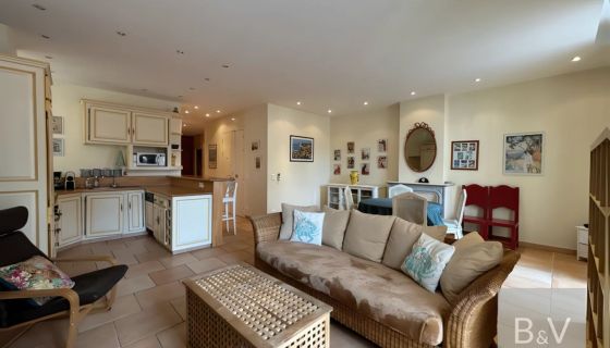 APPARTEMENT T4 88 M2 BORD DE MER ANTIBES