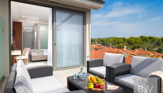 APPARTEMENT DUPLEX DE PRESTIGE T4 110 M2 TERRASSE BORD DE MER ANTIBES