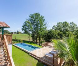 A vendre MAGNIFIQUE  MAISON 250 M² RENOVEE PISCINE  ARCANGUES