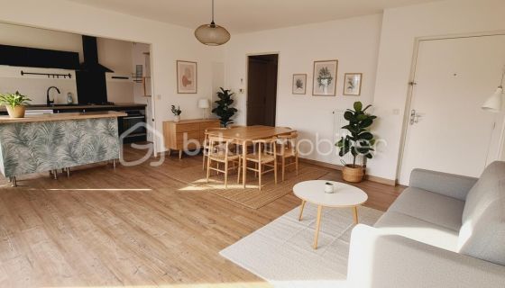 A louer APPARTEMENT T3 65 M2 TERRASSE BORD DE MER LA SEYNE SUR MER