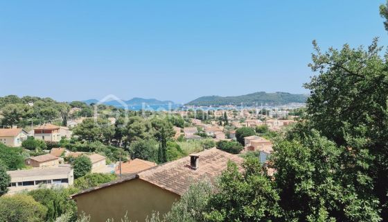 A louer APPARTEMENT T3 60 M2 TERRASSE VUE MER LA SEYNE SUR MER
