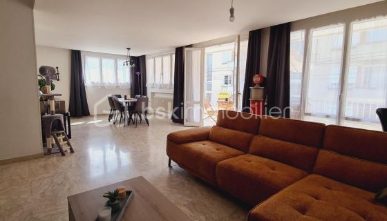 A louer APPARTEMENT T6 113 M2 TERRASSE BORD DE MER LA SEYNE SUR MER