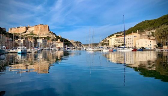 A louer APPARTEMENT T5 78 M2 BORD DE MER BONIFACIO