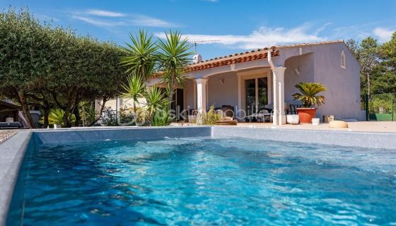 A louer MAISON  3 PIECES 86 M2 BORD DE MER FREJUS