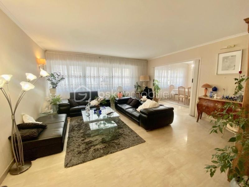 A louer APPARTEMENT NEUF T4 103 M2 BORD DE MER HYERES