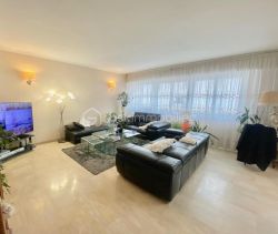 A louer APPARTEMENT NEUF T4 103 M2 BORD DE MER HYERES