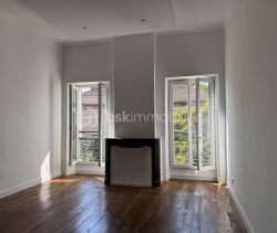 A louer APPARTEMENT T3 58 M2 BORD DE MER HYERES