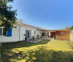 A vendre LONGèRE  6 PIECES 163 M2 BORD DE MER SAINT JEAN DE MONTS